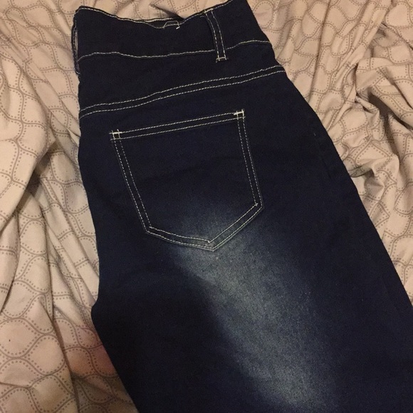 Skinny Jeans - Picture 2 of 3